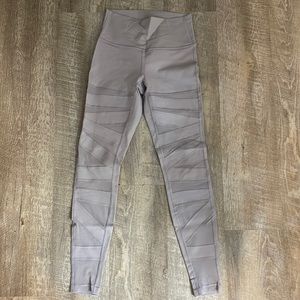 BNWOT Lululemon mesh ladies leggings